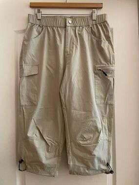 Beige Kuenlin Top Active Shorts with Elastic Waist